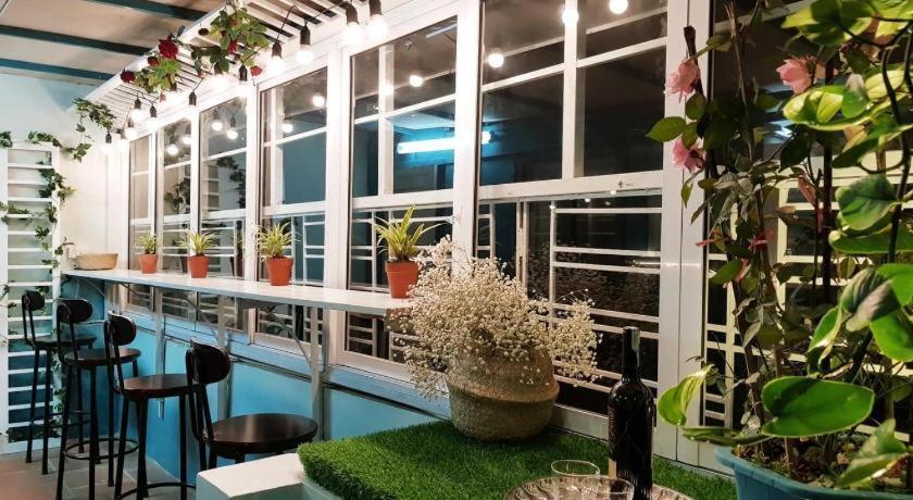 Flower Hostel Hanoi Buitenkant foto