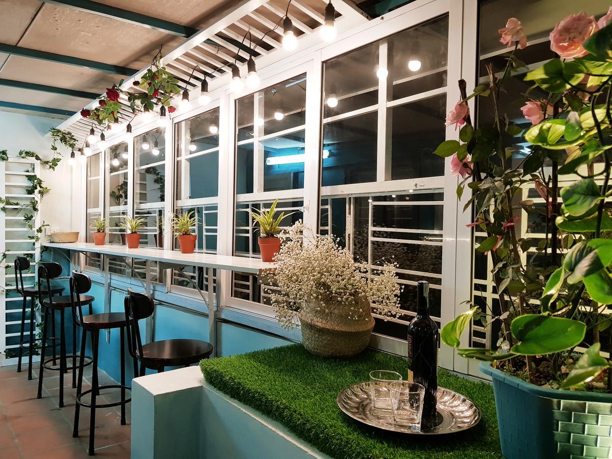 Flower Hostel Hanoi Buitenkant foto