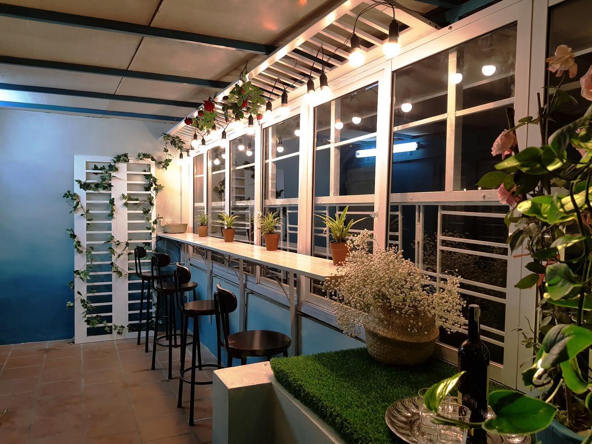 Flower Hostel Hanoi Buitenkant foto